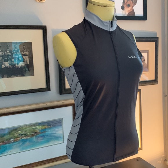 Vomax cycling sleeveless jerseys - Picture 3 of 8